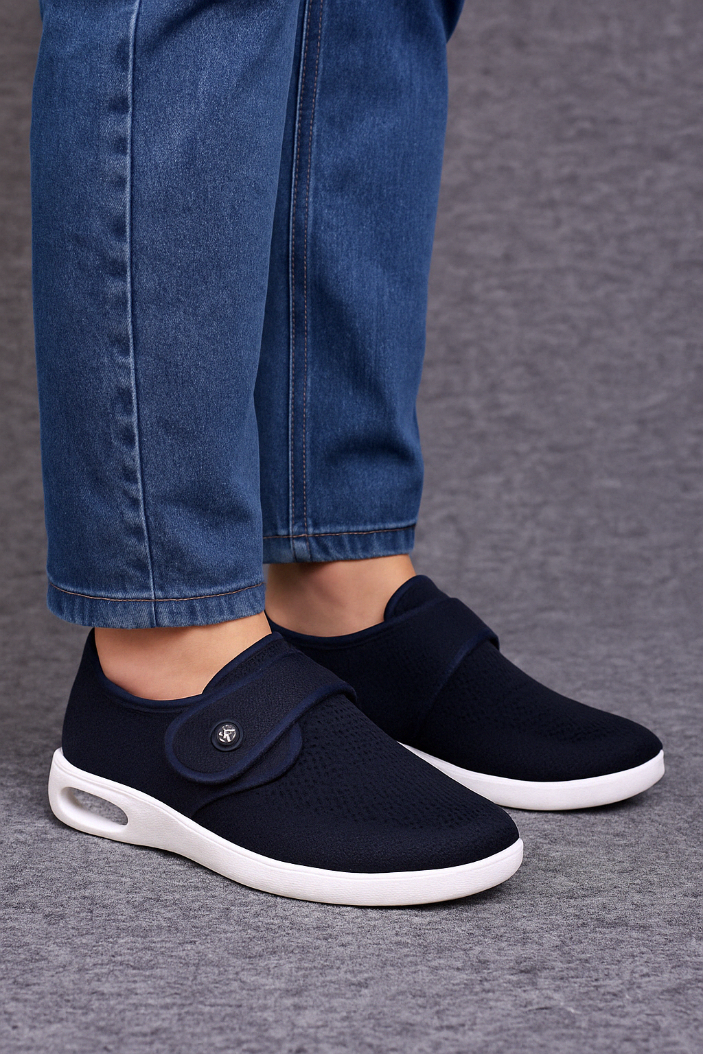 Glevato | Women's Wide Diabetic Comfort Shoes with Hook-and-Loop