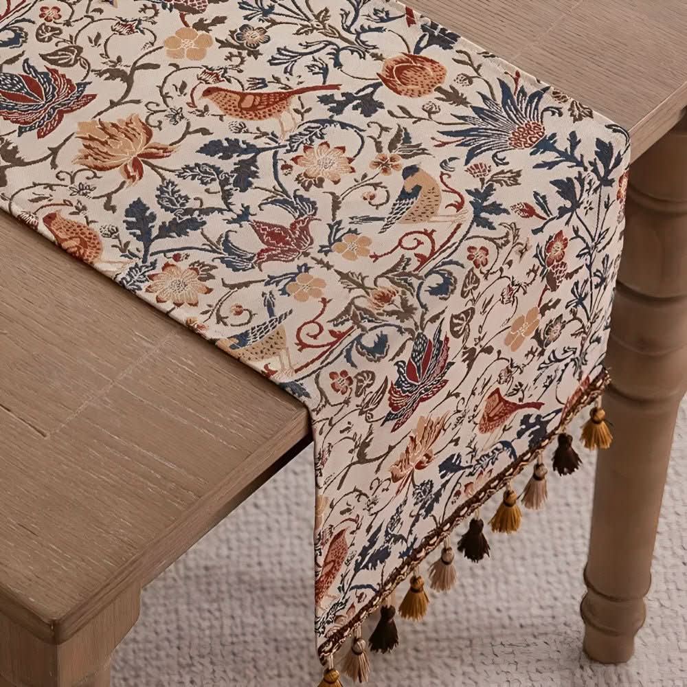 CLASSICLINENS – Elegant table runner with floral and bird motif