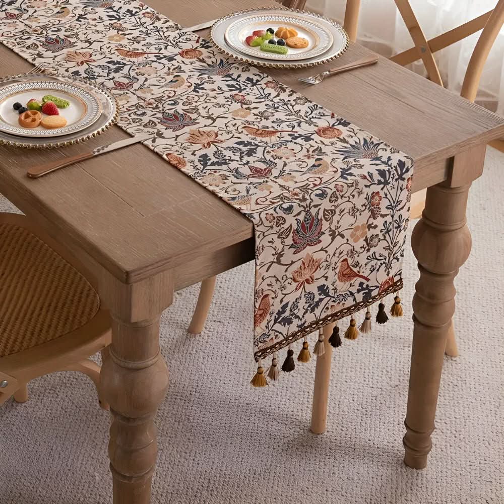 CLASSICLINENS – Elegant table runner with floral and bird motif