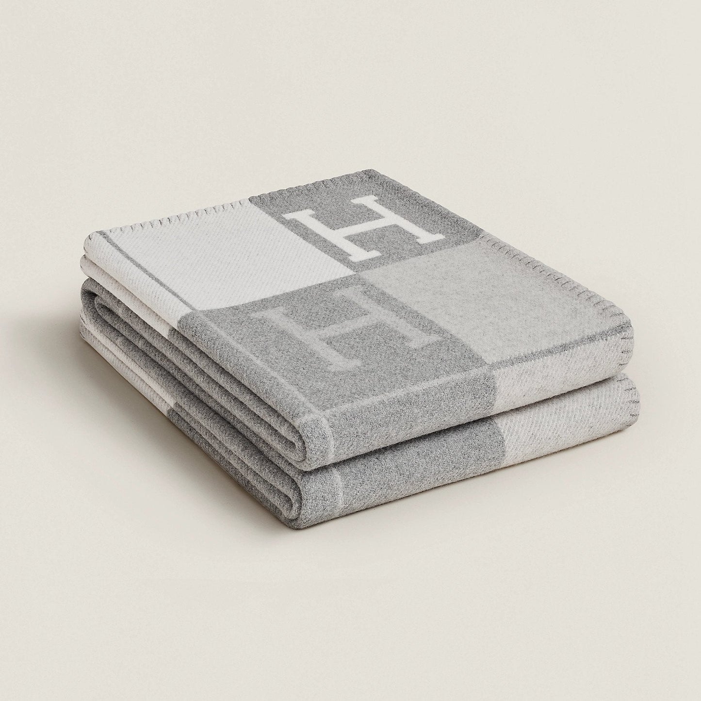 Elegant Blanket for a Stylish Home - LuxBlanket