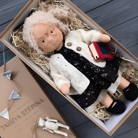Glevato | Children's Waldorf Cloth Doll with Simple Face