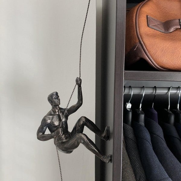 Glevato | Climber Sculpture