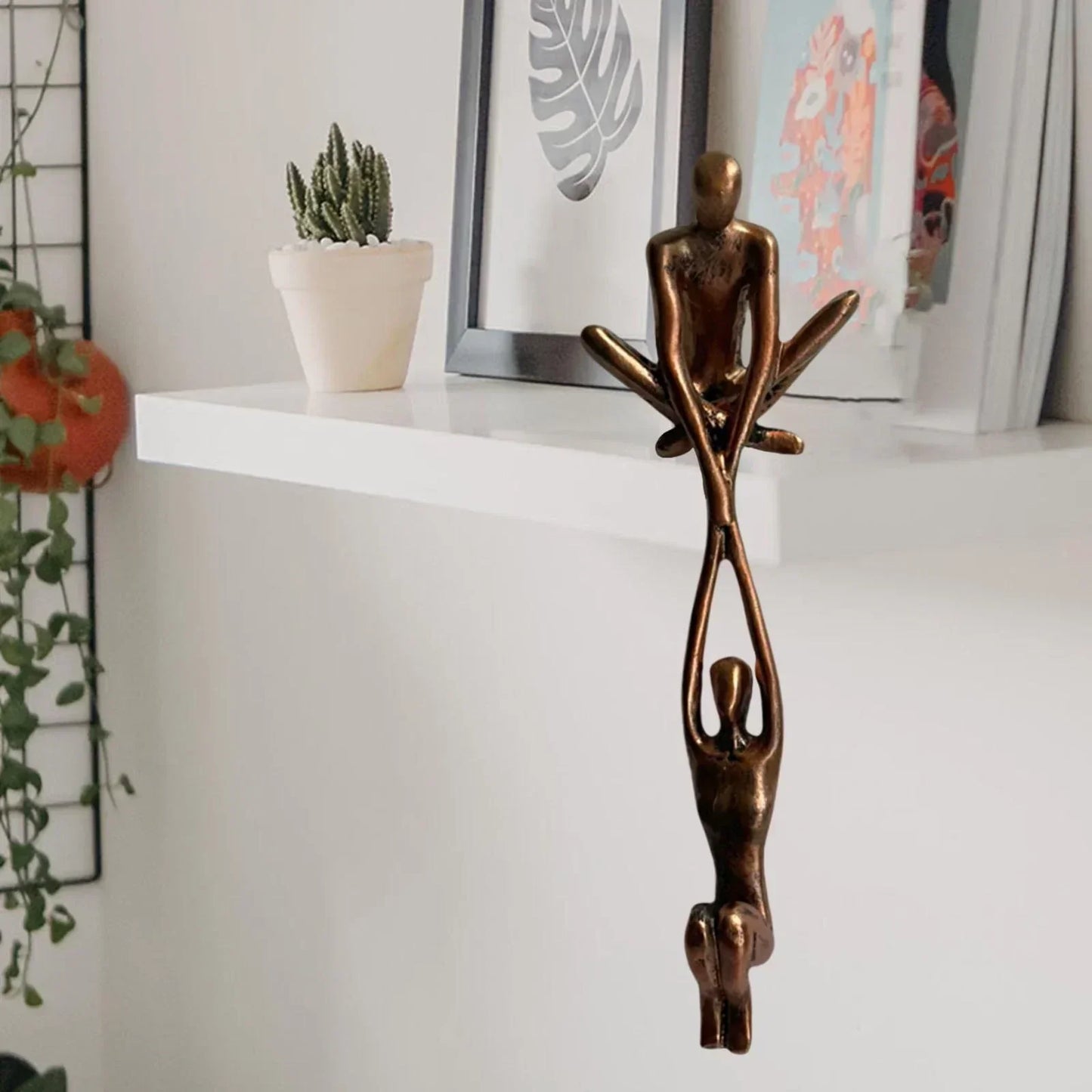 Glevato | Figure Sculpture Statuette Supporting Each Other
