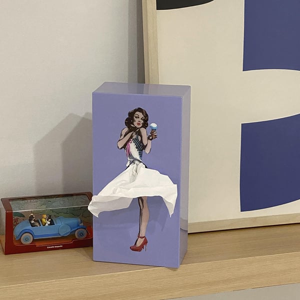 Glevato | Flying Skirt Tissue Box