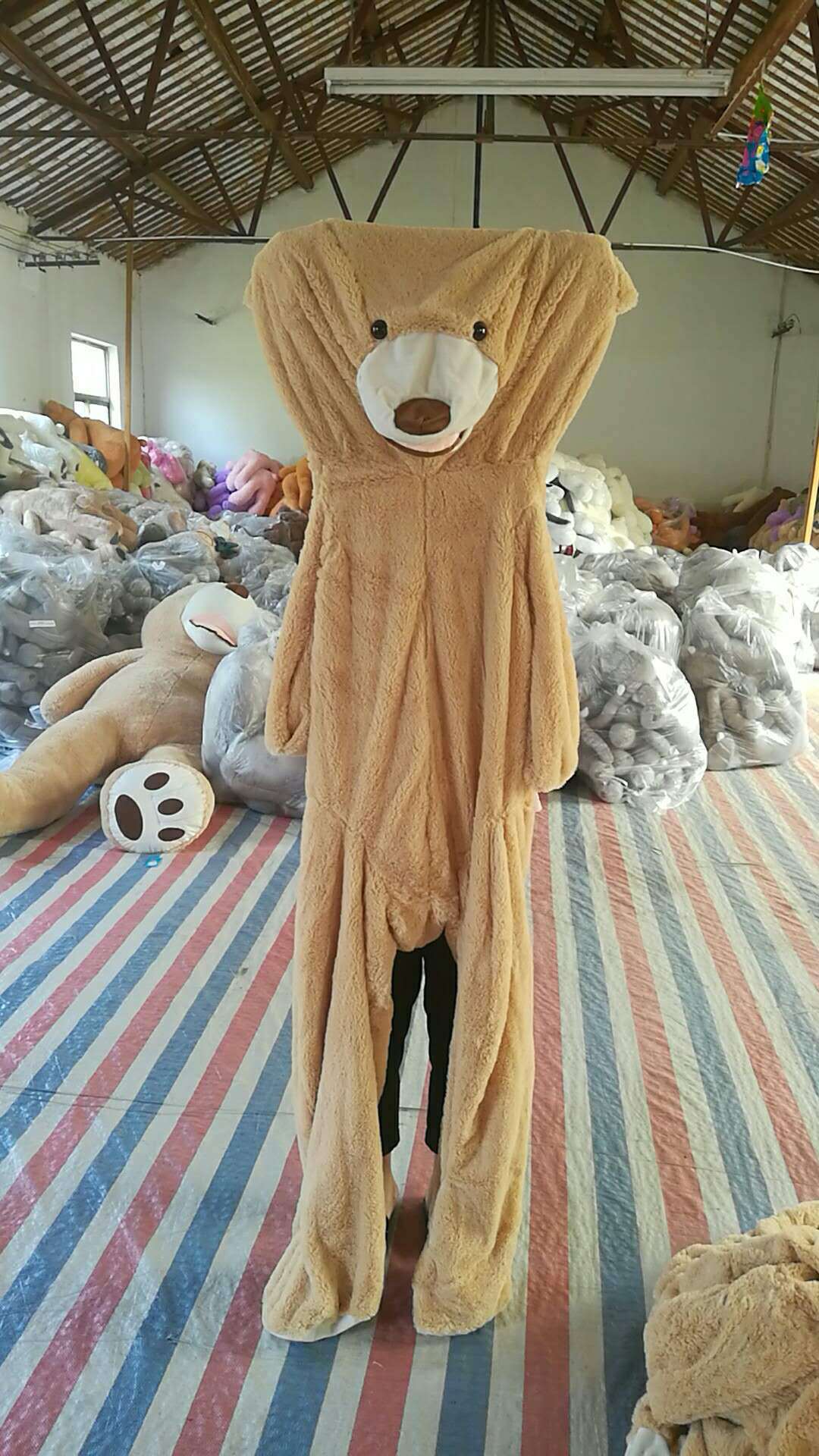 Glevato | Giant Plush Teddy Bear – HugHero