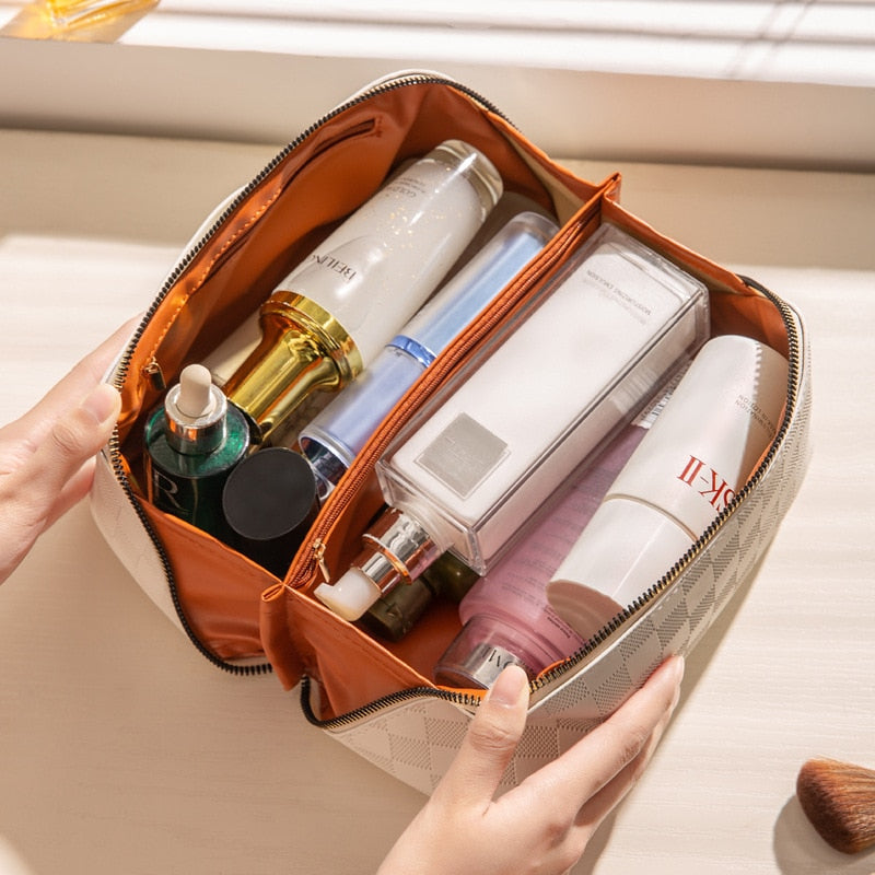 Glevato | Luxurious Checkered Makeup Cosmetic Bag