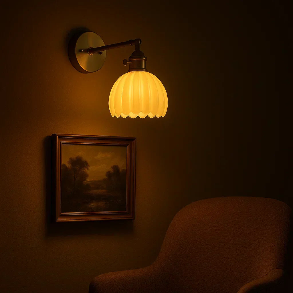 Glevato | Retro Wall Lamp with Tulip Glass Shade | Vintage Style