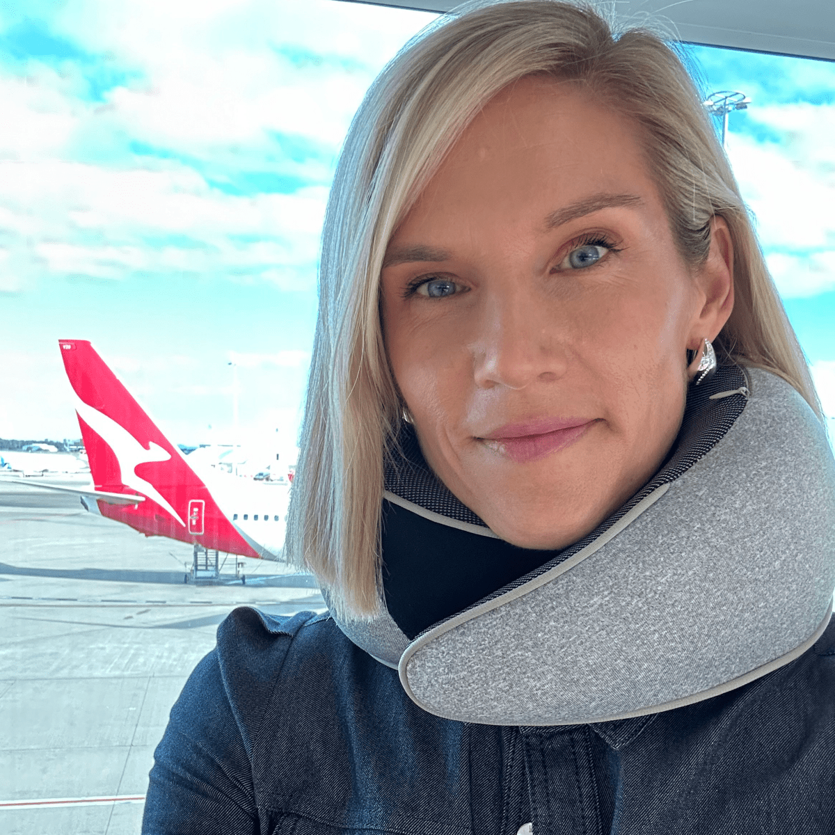 Glevato | TRAVELNEST – Ergonomic Travel Pillow for Neck Support
