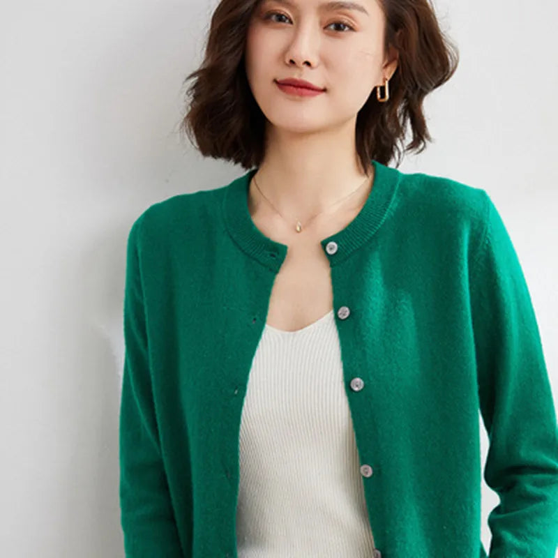 Women's Classic Cardigan | Ideal for Autumn